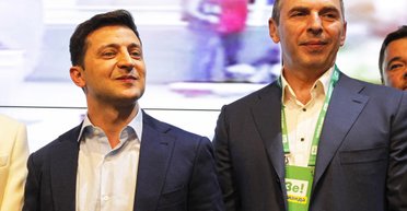 Зеленский уволил первого помощника Шефира и еще трех советников (указы)