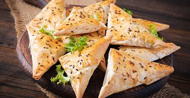 Лінива самса за 20 хвилин: легкий рецепт швидкого та поживного перекусу