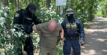 Хотів отримати $4000 хабара: в Одесі поліція затримала військовослужбовця ТЦК (фото)