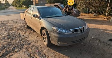 Защитники Украины получили уникальный пикап Toyota Camry (фото)