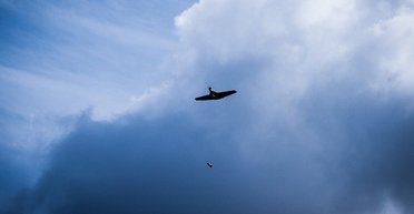 Невидимі для РЕБів: у ЗСУ на озброєнні з'явилися нові безпілотники-"бомбери" B-1