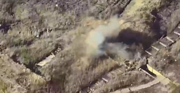 "Думали, что мастера маскировки": ВСУ разнесли расчет российских "мавикистов" на Сумщине (видео)