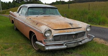 Винтажный Chrysler 50-х завелся после 30 лет простоя в сарае (видео)