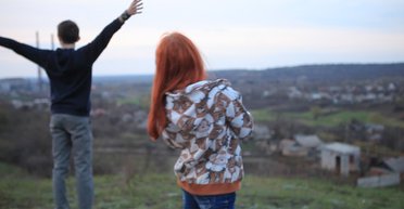 Удар молотком. Зачем смотреть киноверсию документального спектакля "Моя Николаевка"