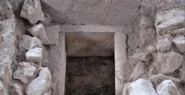 Храм Черного бога: археологи нашли древний сундук с жертвоприношениями (фото)