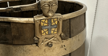 Ведро с Буддой в захоронении викингов: каким образом этот артефакт туда попал (фото)