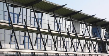 Солнце, ветер и вода. Как выживает "зеленая" энергетика во время войны