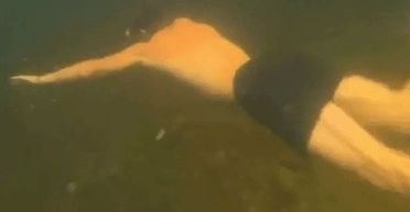 Моторошна знахідка: блогер пірнув за каблучкою, але знайшов захований "скарб" (відео)