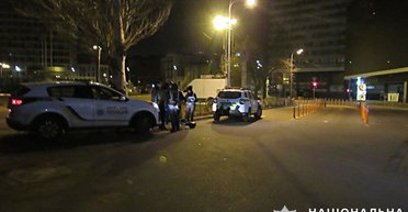 Кровавая драка в центре Киева: студент ударил ножом двух парней (фото)