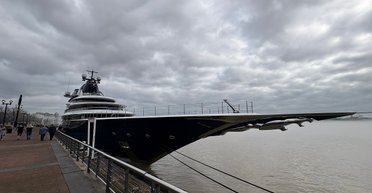 В Новом Орлеане причалила яхта за 360 миллионов долларов: кому она принадлежит