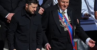 Похороны Папы Римского: Зеленского снова обвинили в том, что он не так одет (фото)