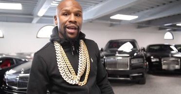 Звездный боксер судится с дилером из-за переоцененного "Гелендвагена" за $1,2 миллиона