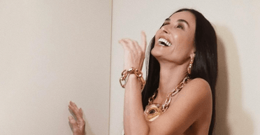 Пластичний хірург розкрив секрет молодості Демі Мур