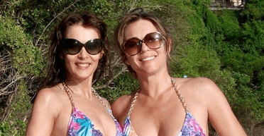 59-річна Елізабет Герлі продемонструвала фігуру в барвистому бікіні (фото)