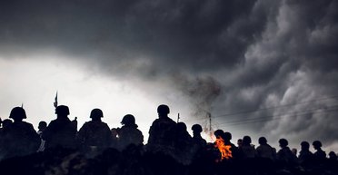 Стыдно быть счастливым, когда идет война