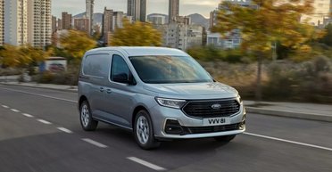 Ford представил конкурента Renault Kangoo с гибридной установкой и полным приводом (фото)
