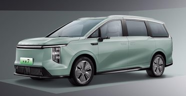 Кровати в салоне и запас хода 600 км: в Китае создали недорогой семейный электрокар (фото)