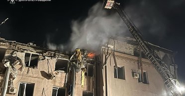 Атака РФ по Кривому Рогу: по меньшей мере 29 человек ранены, спасательная операция продолжается (фото)