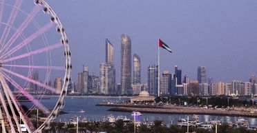 Дворцы и рощи Абу-Даби. Весна в столице Объединенных Эмиратов