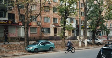 Засоби РЕБ безсилі: дрони Mavic із гранатами атакують цивільних у Херсоні (фото, відео)