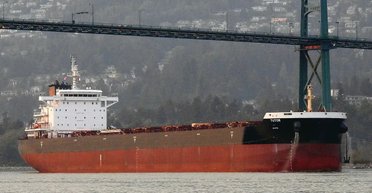 Может затонуть: йеменские хуситы атаковали в Красном море греческое судно