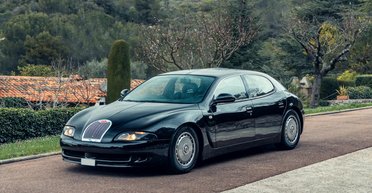 Розкішна капсула часу: на продаж виставили унікальний седан Bugatti 90-х (фото)