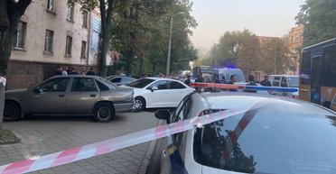 "Ніхто не повинен тягнути руки до людини у формі", — мер Дніпра висловився про стрілянину в місті