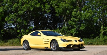 Их выпустили всего 10: в Украину привезли мощный суперкар Mercedes короля Бахрейна (фото)