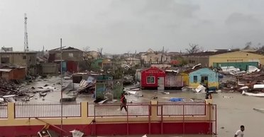 Ураган Мелисса уничтожил города на Карибах: шторм унес жизни десятков людей (видео)