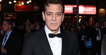 Джордж Клуні дебютував на публіці з перефарбованим волоссям