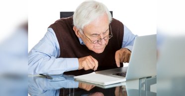 Некоторым украинцам могут прекратить выплату пенсий: кто в списке