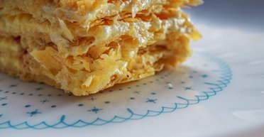 Классический рубленый торт со сгущенкой: рецепт простой вкусной выпечки