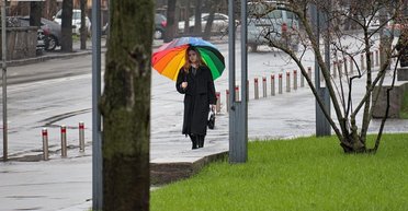 Заморозки та дощі з грозами: яка погода чекає Україну в останні дні тижня