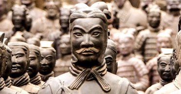 У лавах Теракотової армії в Китаї знайшли щось незвичайне: ховалося серед кавалерії