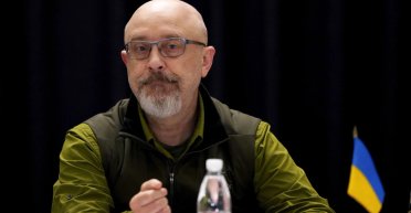 Парі від міністра: Резніков влаштував публічну перепалку зі ЗМІ, щоб піти красиво, — експерти