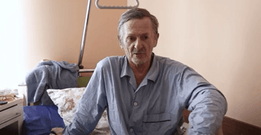 В нескольких шагах от ВС РФ: раненый пенсионер пешком под обстрелами выходил из "серой зоны"