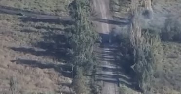 Бійці УДА зафіксували російську БМП та одразу знищили FPV-дроном (відео)