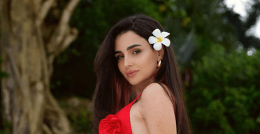 "Це моя країна, це мій обов'язок": Анна Трінчер вибачилась перед українцями (відео)