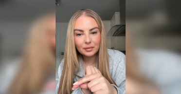 Как заработать в TikTok: женщина получила более 1,6 млн гривен за работу в телефоне