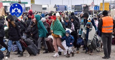 Перенаправлять деньги для беженцев из Европы в Украину: сработает ли предложение Зеленского