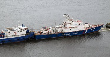 В Азовском море неожиданно вспыхнуло судно ФСБшников, есть погибшие, — ГУР (видео)