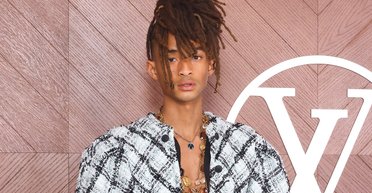 Син Вілла Сміта з'явився на модному показі в жіночому пальто і з сумкою за $22 500 (фото)