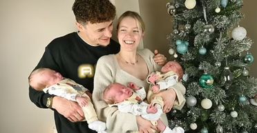 Жінка відмовилася перервати вагітність і народила ідентичну трійню (фото)