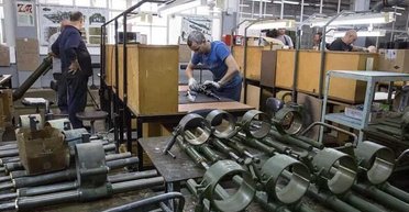 Выехавшим из Украины предлагают работу на оборонных предприятиях и бронь: в чем суть идеи