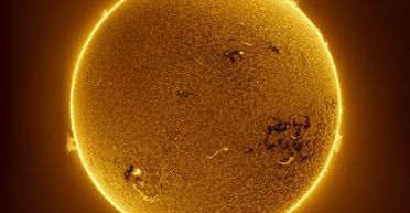 Захопливе видовище. Астрофотограф зробив нові знімки вибухів на Сонці (відео)