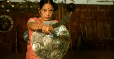 Найстаріша у світі: 82-річна жінка викладає бойове мистецтво та не планує йти на пенсію (фото)