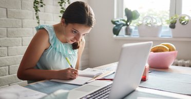 Духи знаний, вы нас слышите? Что не так с украинским онлайн-обучением эпохи карантина