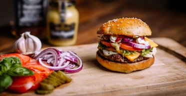 Любимое блюдо Трампа: как приготовить вкусные домашние бургеры