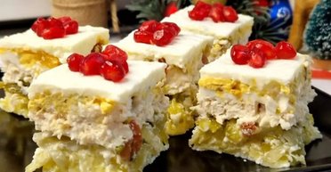 Салат "Різдвяний": рецепт ефектної страви на святковий стіл