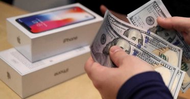 Никто и не заметил: в Китае женщина зубами украла iPhone из магазина (фото)